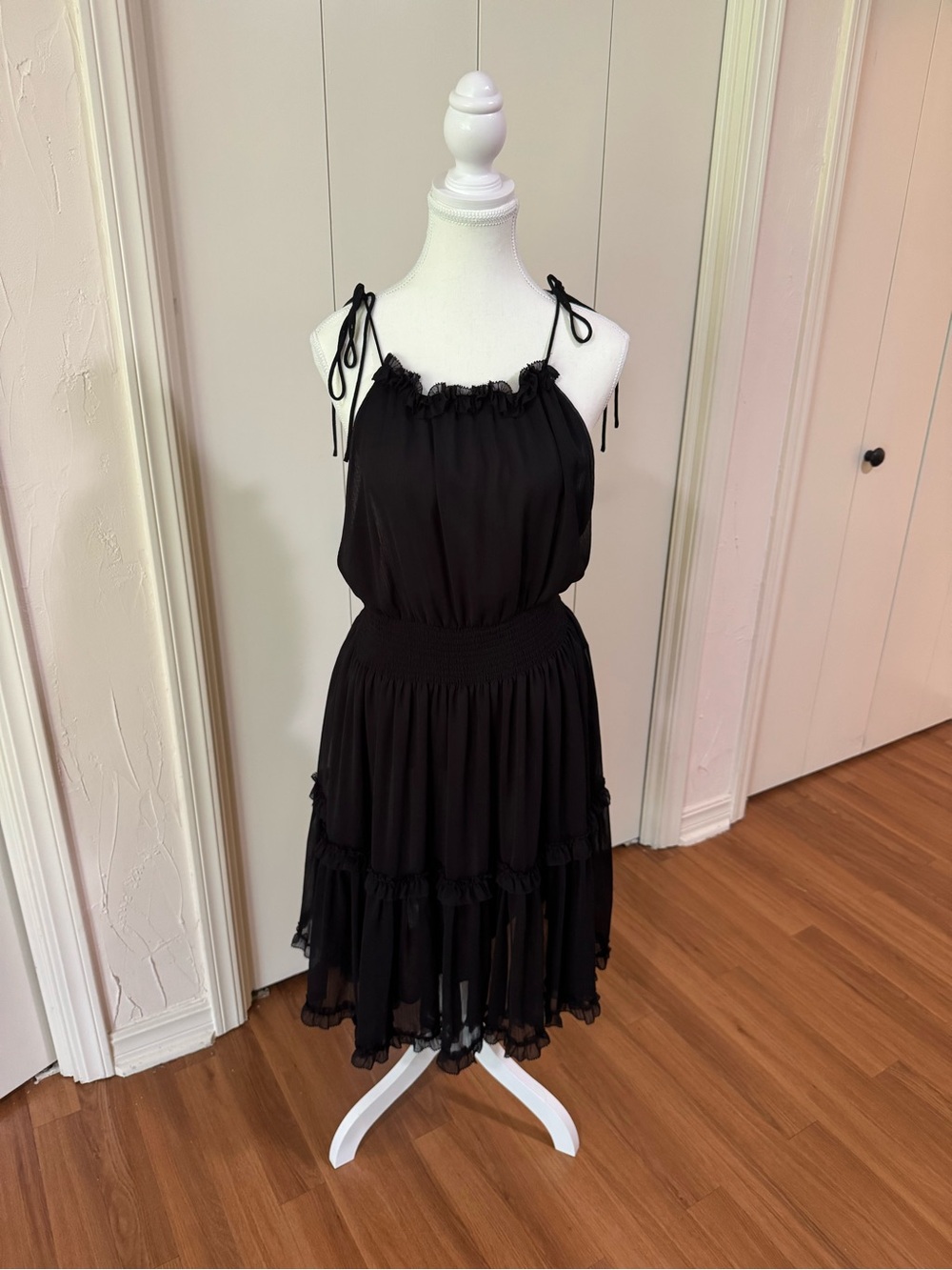 Banana Republic Black Ruffle Tiered Spaghetti Strap Halter Dress Medium